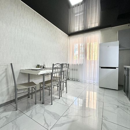 Apartpoltava 2 Окремі Кімнати, Новобудова, Два Великих Ліжка Центр, Корпусний Сад Buitenkant foto