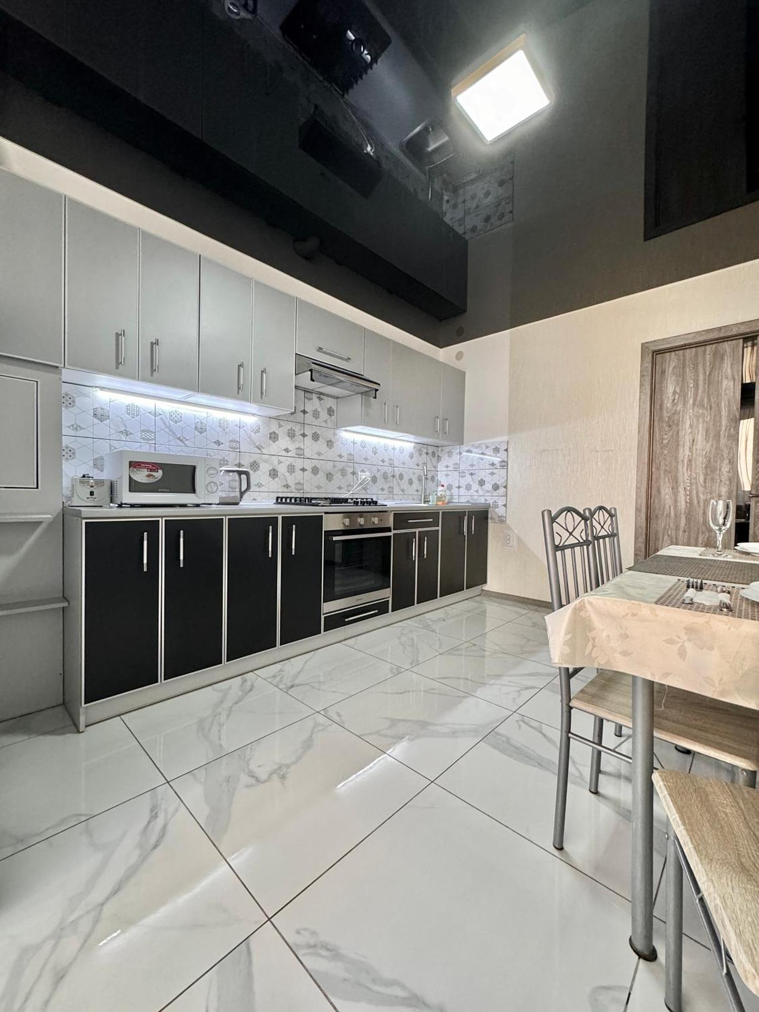 Apartpoltava 2 Окремі Кімнати, Новобудова, Два Великих Ліжка Центр, Корпусний Сад Buitenkant foto